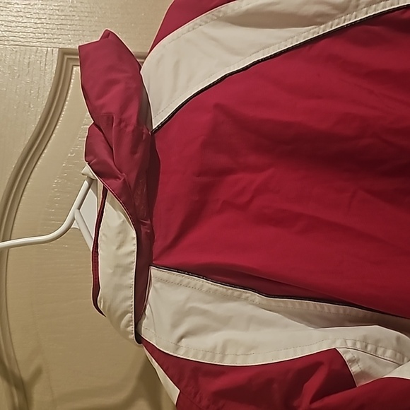 L.L. Bean girls 14/16 winter jacket with hood - Picture 7 of 7